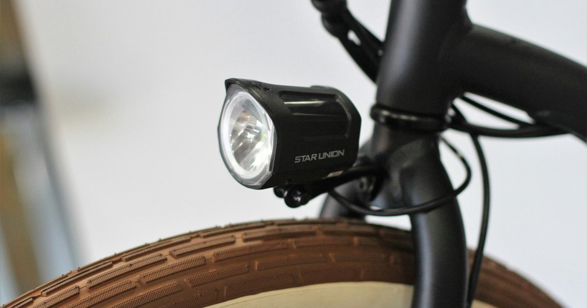 Lampka rowerowa z powerbankiem — kiedy warto ją wybrać, a kiedy funkcja będzie zbędna?