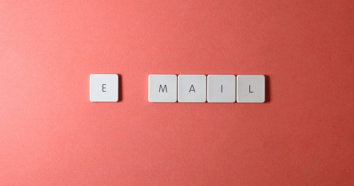 Jak zacząć e-mail: wzory i przykłady