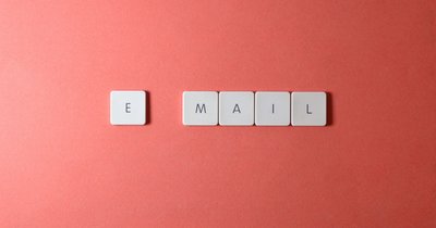 Jak zacząć e-mail: wzory i przykłady