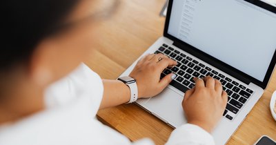 Jak zacząć oficjalnego maila: zasady etykiety