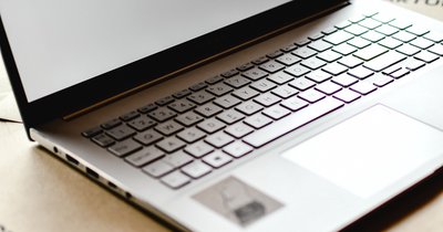 Biznes online: jak wybrać model sprzedaży