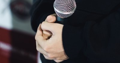 Przemówienie: silny początek dla mówcy