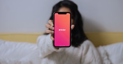 Tinder: jak nawiązać rozmowę z potencjalnym partnerem